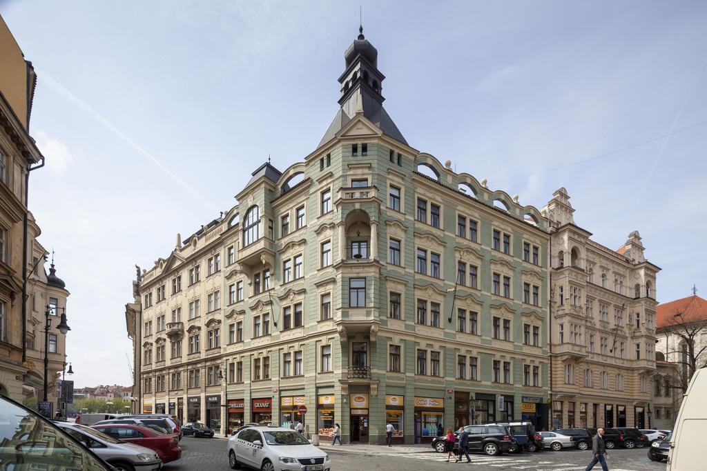 Old Town - Dusni Apartments Prag Exteriör bild
